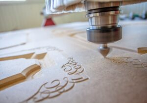 ۱۱ ویژگی که بهترین دستگاههای برش چوب CNC دارند