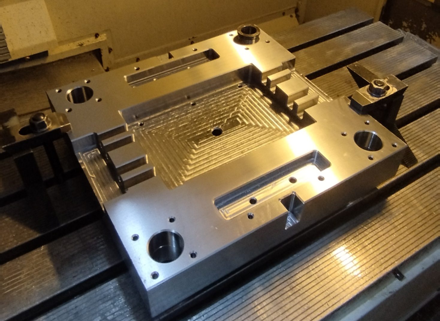 دستگاه CNC Turning Center