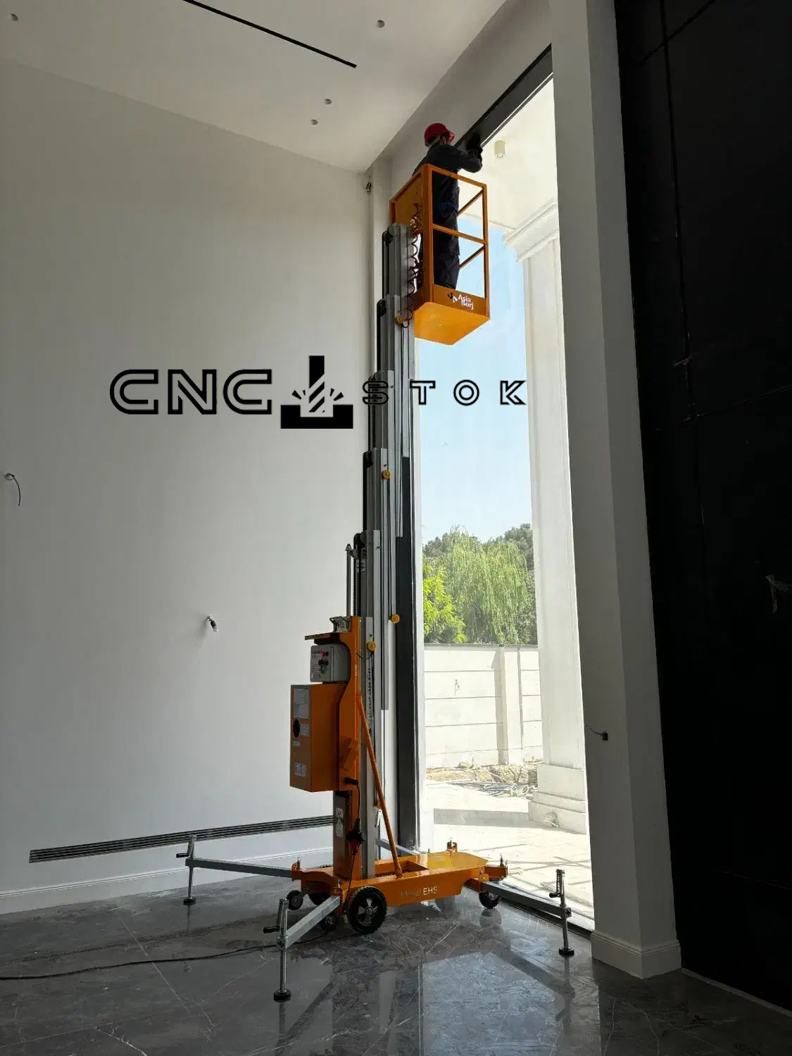  بالابر تک نفره ۱۰ متری متحرک: راه‌حلی ایمن و اقتصادی برای جا به جایی