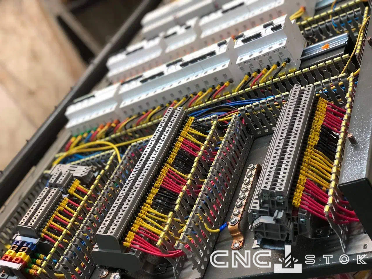 الکترو تیوان: پیشرو در طراحی و ساخت تابلوهای برق صنعتی با ۱۰ سال گارانتی