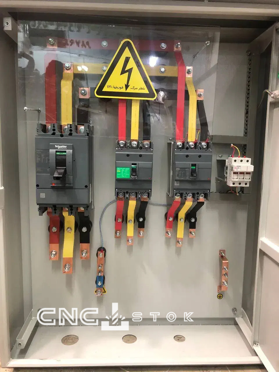 الکترو تیوان: پیشرو در طراحی و ساخت تابلوهای برق صنعتی با ۱۰ سال گارانتی