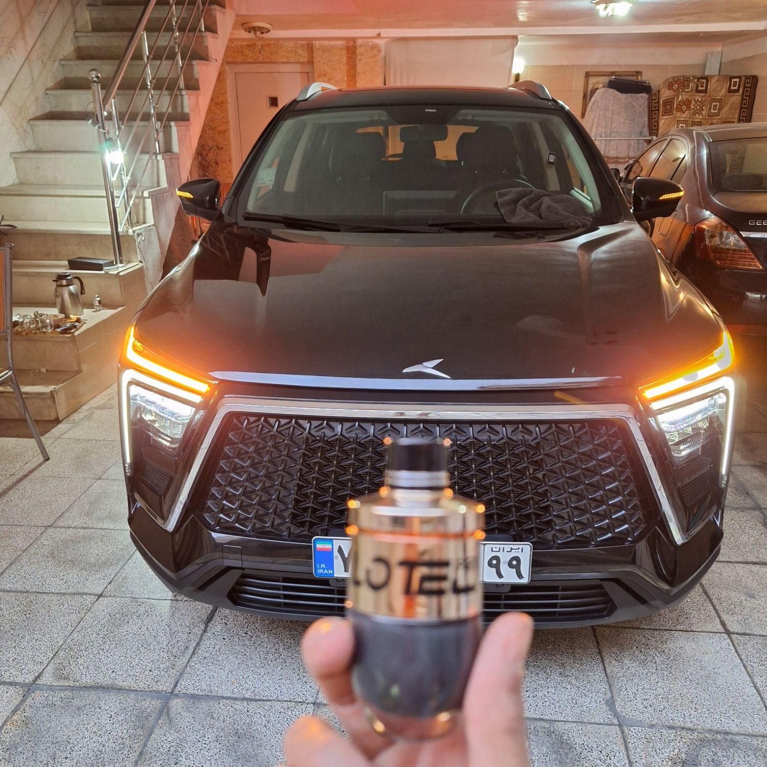 پولیش و سرامیک خودروی حرفه‌ای با گارانتی معتبر خدمات سیار