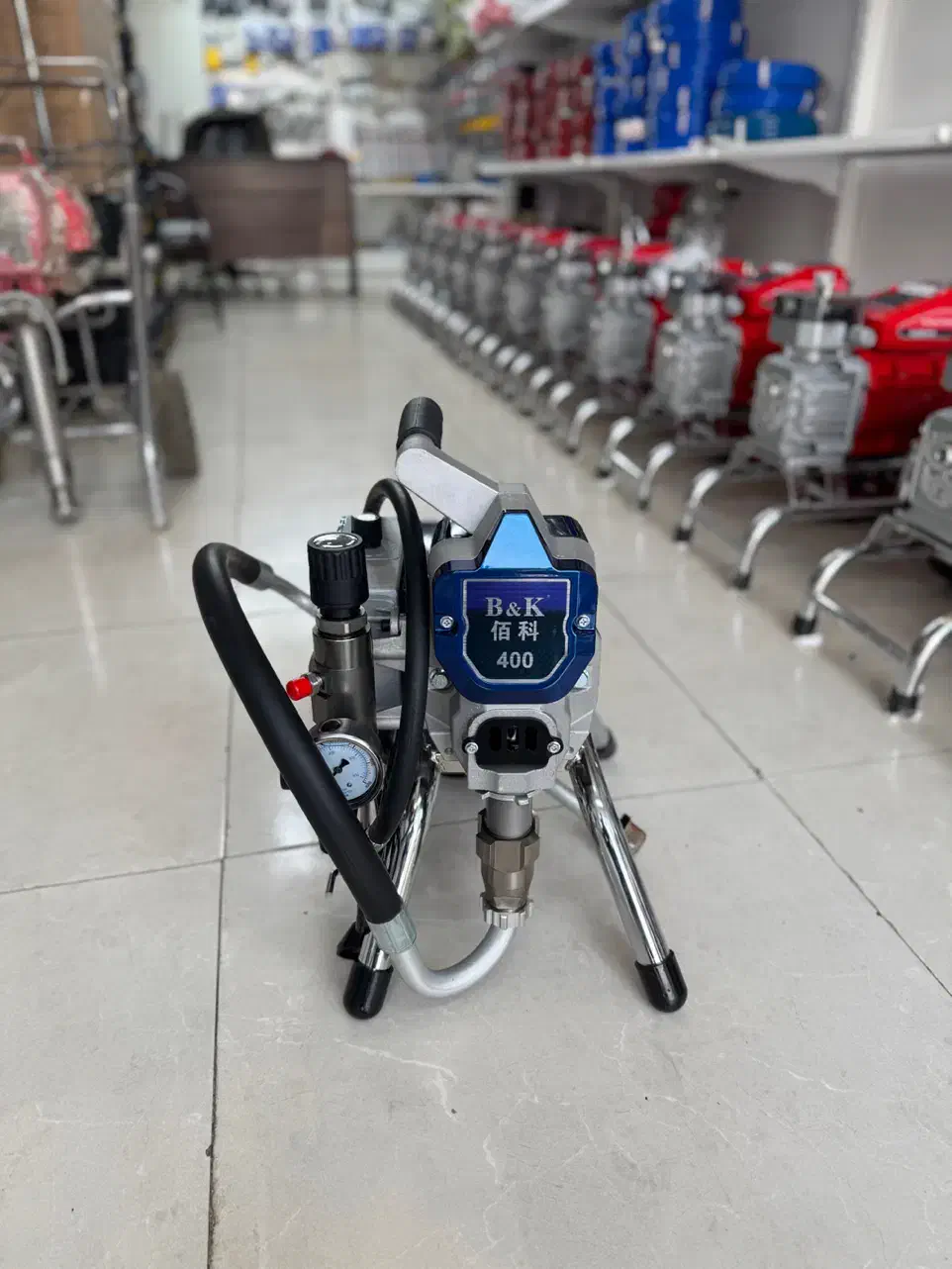 رنگپاش ایرلس B&K 400: قدرت و قابلیت‌هایی بی‌نظیر برای رنگ‌پاشی حرفه‌ای