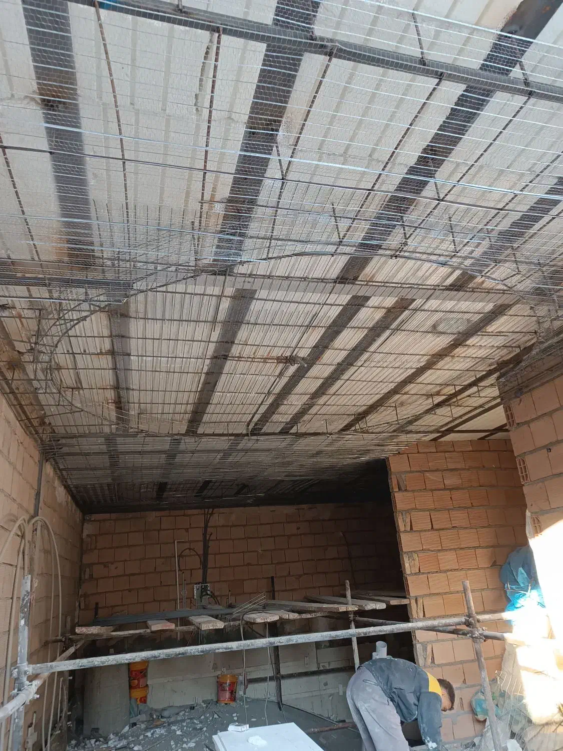 خدمات تخصصی جوشکاری و آهنگری | رابیتس‌کاری و ساخت سازه‌های فلزی